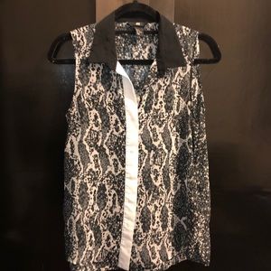 H&M muscle tee blouse